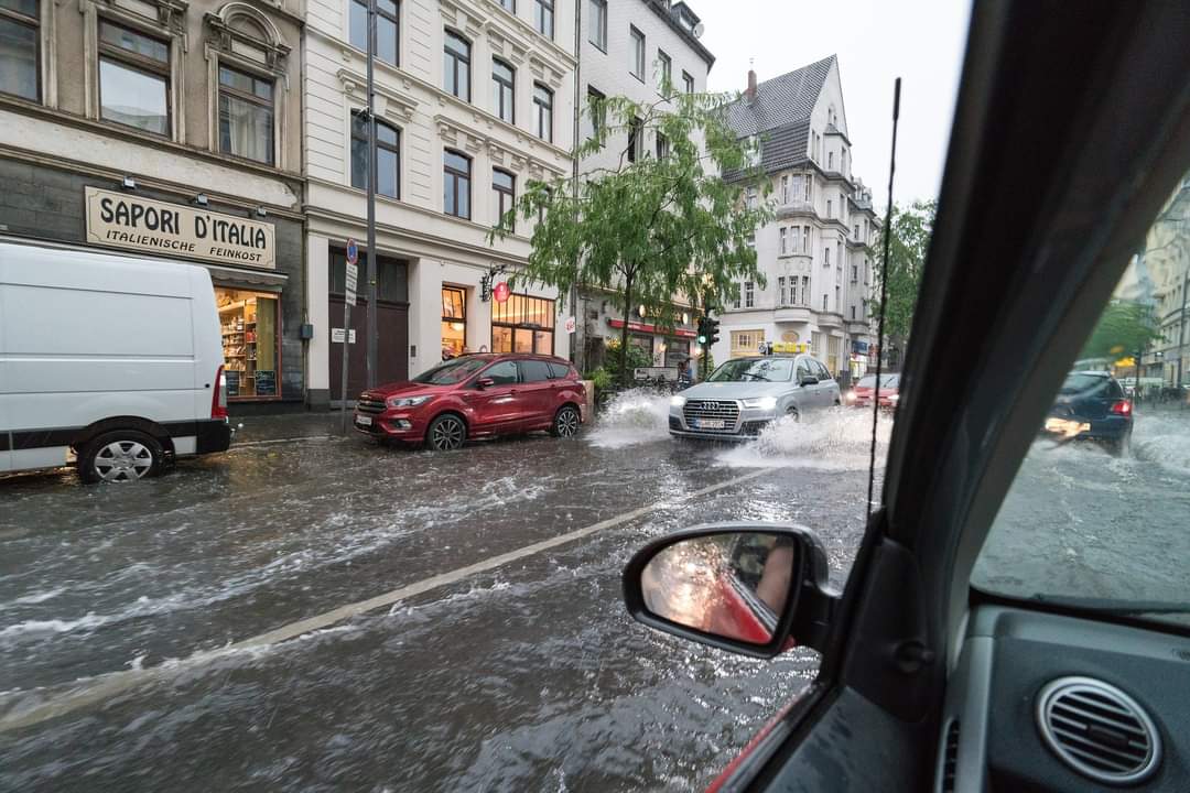 Keller unter Wasser? Jetzt gerettetes Inventar einlagern!